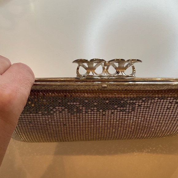 Silver metal mesh clutch… looks to be vintage - Picture 8 of 12